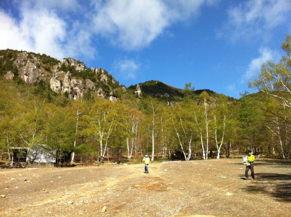 廻り目平の駐車場にて